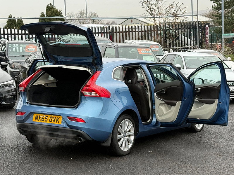 Volvo V40 1.5 T3 SE Hatchback 5dr Petrol Auto Euro 6 (s/s) (152 ps) 5dr Automatic 2015