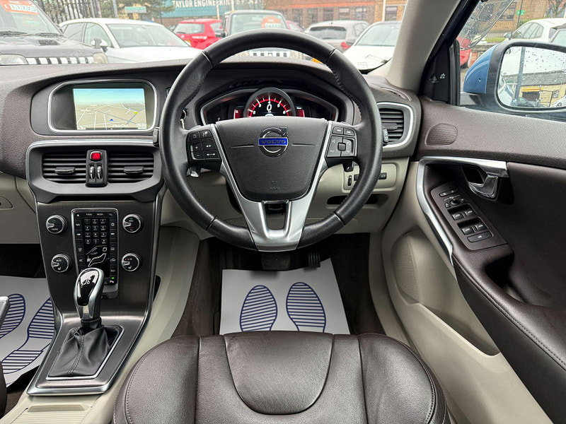 Volvo V40 1.5 T3 SE Hatchback 5dr Petrol Auto Euro 6 (s/s) (152 ps) 5dr Automatic 2015