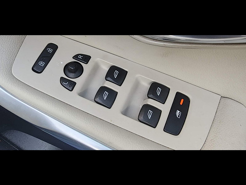 Volvo V40 1.6 D2 SE Lux Hatchback 5dr Diesel Powershift Euro 5 (s/s) (115 ps) 5dr Automatic 2014
