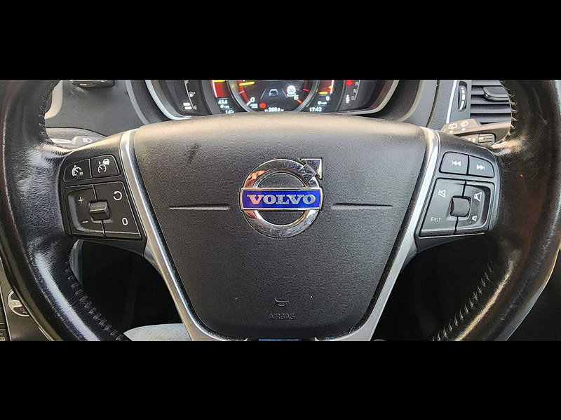 Volvo V40 1.6 D2 SE Lux Hatchback 5dr Diesel Powershift Euro 5 (s/s) (115 ps) 5dr Automatic 2014