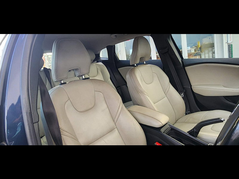 Volvo V40 1.6 D2 SE Lux Hatchback 5dr Diesel Powershift Euro 5 (s/s) (115 ps) 5dr Automatic 2014
