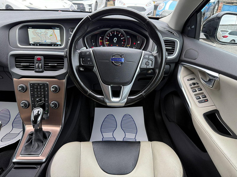 Volvo V40 Cross Country 2.0 T5 Lux Nav Auto AWD Euro 6 (s/s) 5dr 5dr Automatic 2015