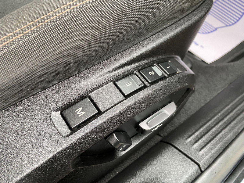 Volvo V40 Cross Country 2.0 T5 Lux Nav Geartronic AWD Euro 6 (s/s) 5dr 5dr Automatic 2014