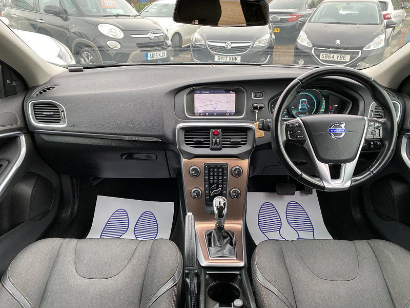 Volvo V40 Cross Country 2.0 T5 Lux Nav Geartronic AWD Euro 6 (s/s) 5dr 5dr Automatic 2014