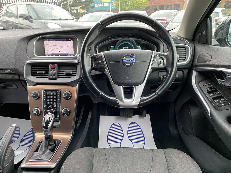 Volvo V40 Cross Country 2.0 T5 Lux Nav Geartronic AWD Euro 6 (s/s) 5dr 5dr Automatic 2014