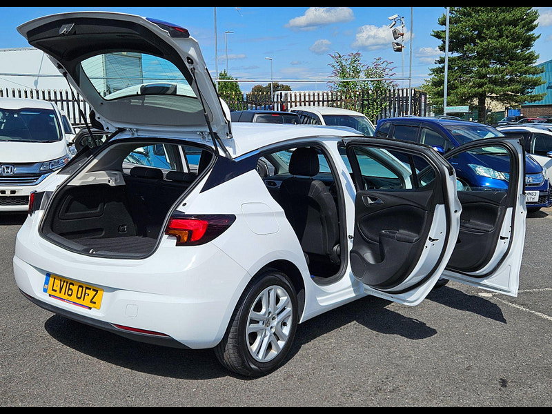 Vauxhall Astra 1.4i Design Euro 6 5dr 5dr Manual 2016
