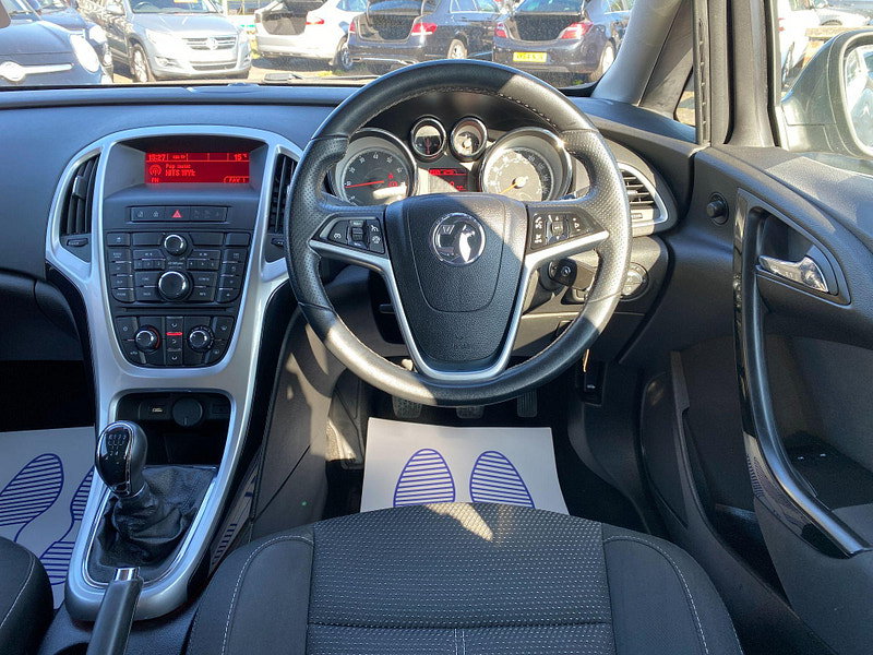 Vauxhall Astra 1.4i SRi Euro 6 5dr 5dr Manual 2015