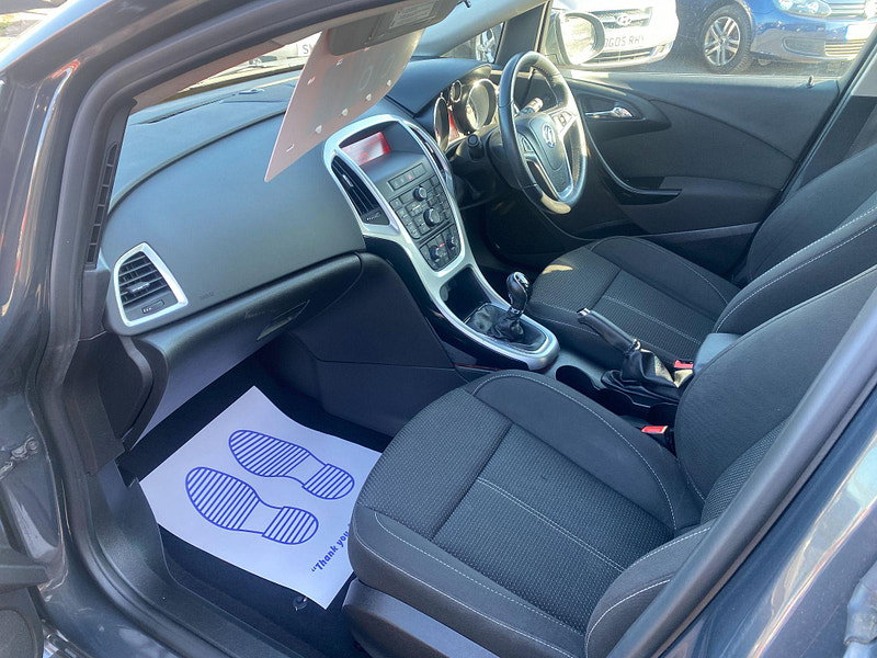 Vauxhall Astra 1.4i SRi Euro 6 5dr 5dr Manual 2015