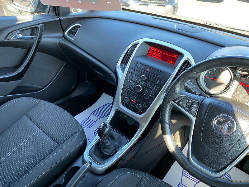 Vauxhall Astra 1.4i SRi Euro 6 5dr 5dr Manual 2015