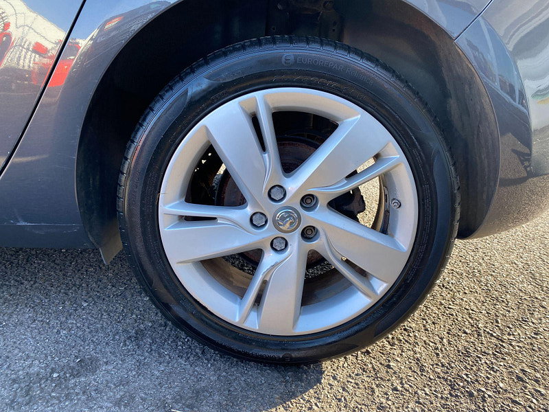 Vauxhall Astra 1.4i SRi Euro 6 5dr 5dr Manual 2015