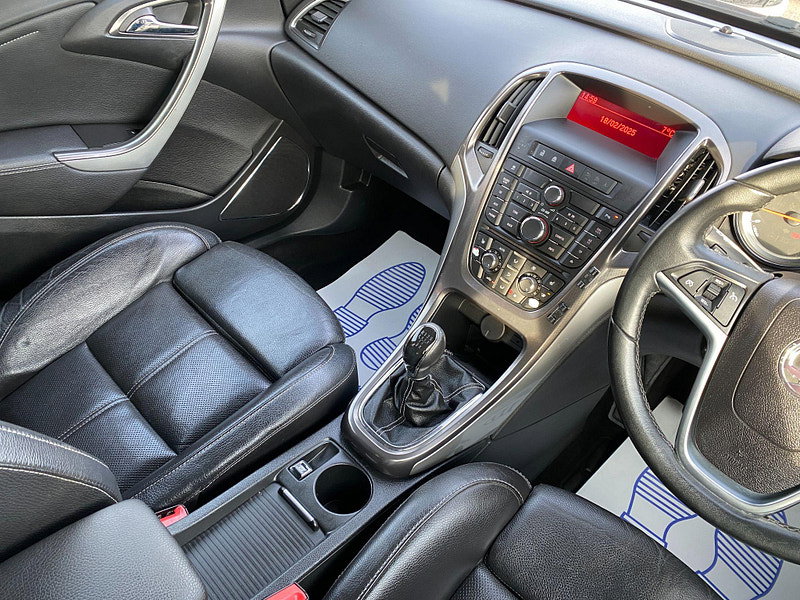 Vauxhall Astra 1.6 16v Elite Euro 5 5dr 5dr Manual 2012