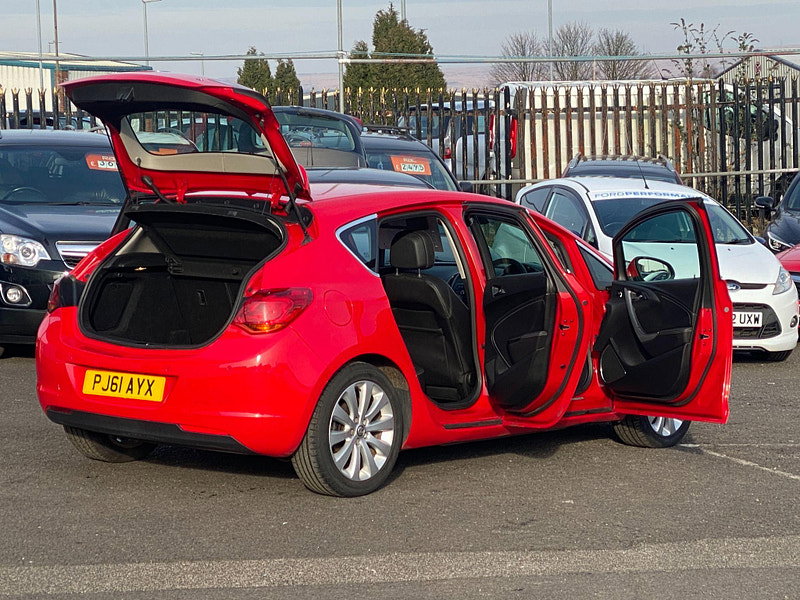 Vauxhall Astra 1.6 16v Elite Euro 5 5dr 5dr Manual 2012