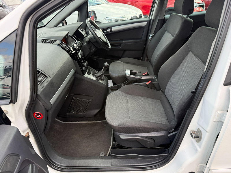 Vauxhall Zafira 1.6 16V Exclusiv Euro 5 5dr 5dr Manual 2012