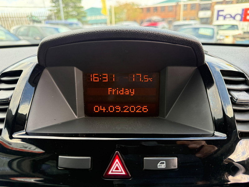 Vauxhall Zafira 1.6 16V Exclusiv Euro 5 5dr 5dr Manual 2012