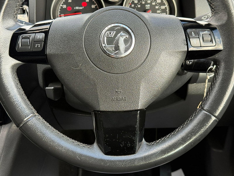 Vauxhall Zafira 1.6 16V Exclusiv Euro 5 5dr 5dr Manual 2012