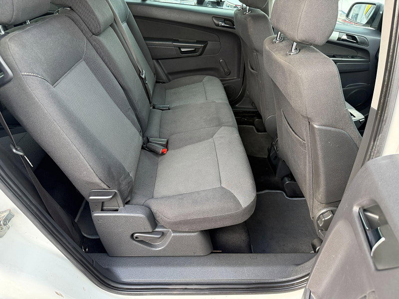 Vauxhall Zafira 1.6 16V Exclusiv Euro 5 5dr 5dr Manual 2012