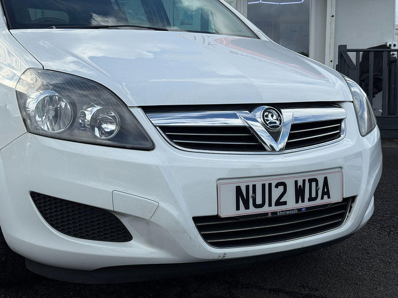 Vauxhall Zafira 1.6 16V Exclusiv Euro 5 5dr 5dr Manual 2012