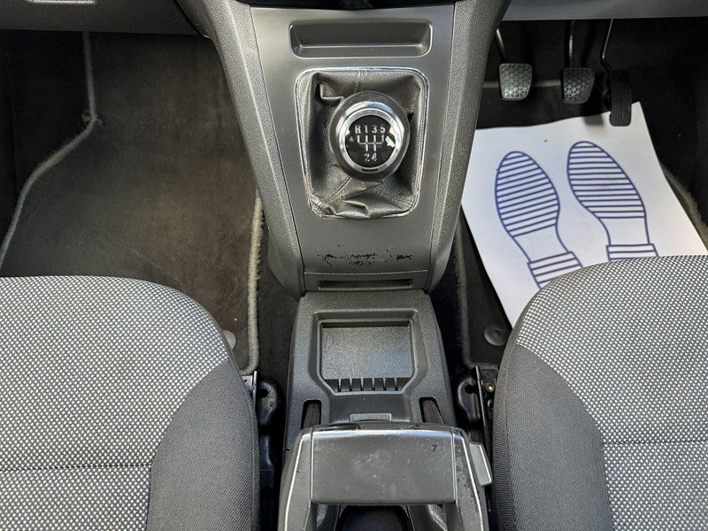 Vauxhall Zafira 1.6 16V Exclusiv Euro 5 5dr 5dr Manual 2012