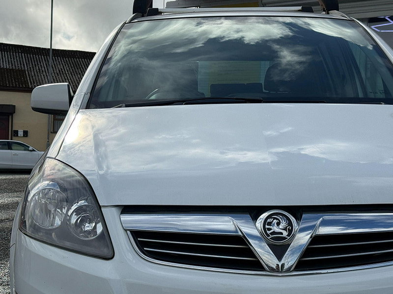 Vauxhall Zafira 1.6 16V Exclusiv Euro 5 5dr 5dr Manual 2012