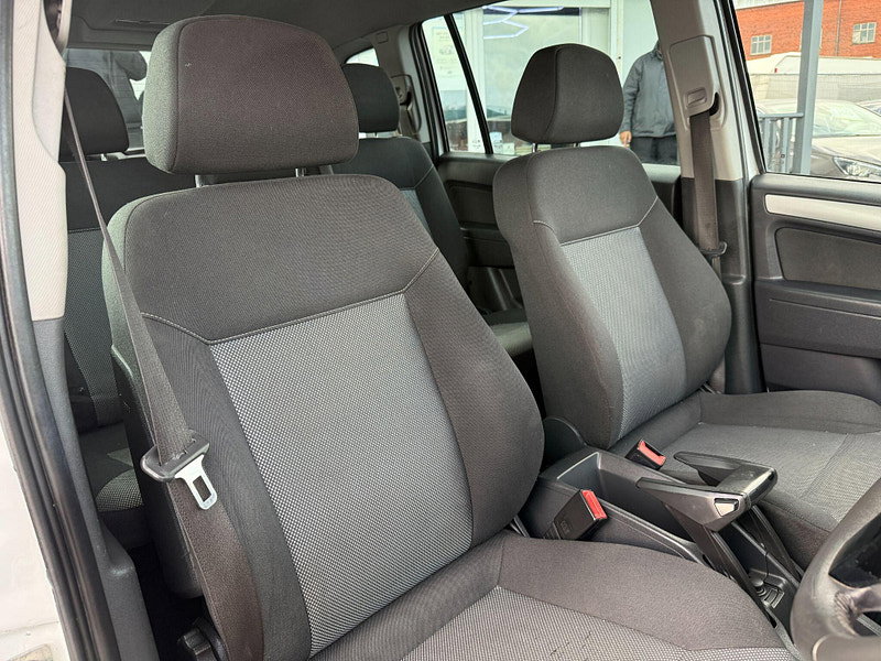 Vauxhall Zafira 1.6 16V Exclusiv Euro 5 5dr 5dr Manual 2012