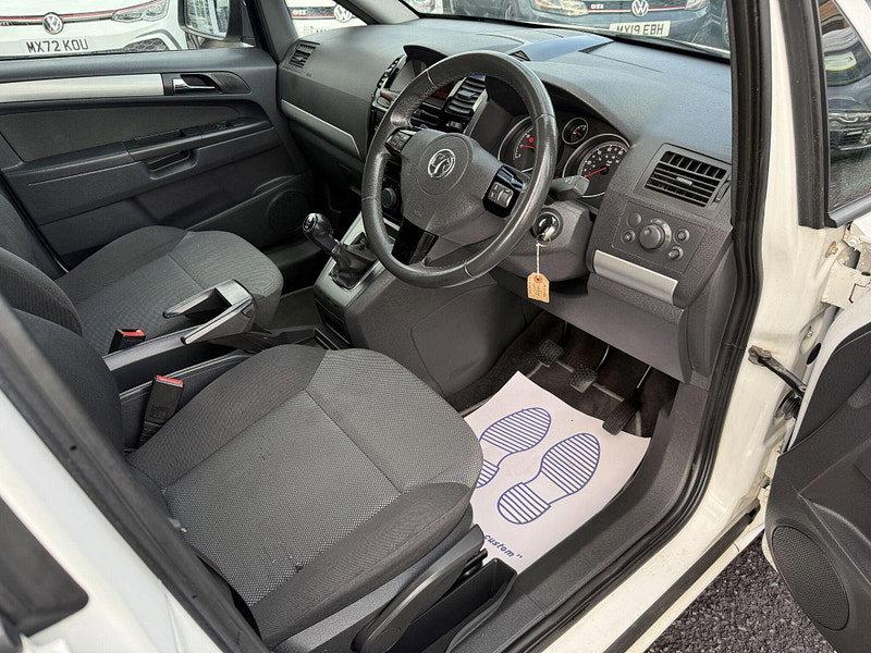 Vauxhall Zafira 1.6 16V Exclusiv Euro 5 5dr 5dr Manual 2012