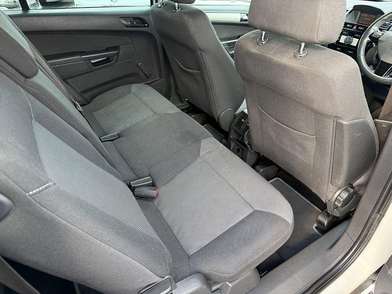 Vauxhall Zafira 1.6 16V Exclusiv Euro 5 5dr 5dr Manual 2012
