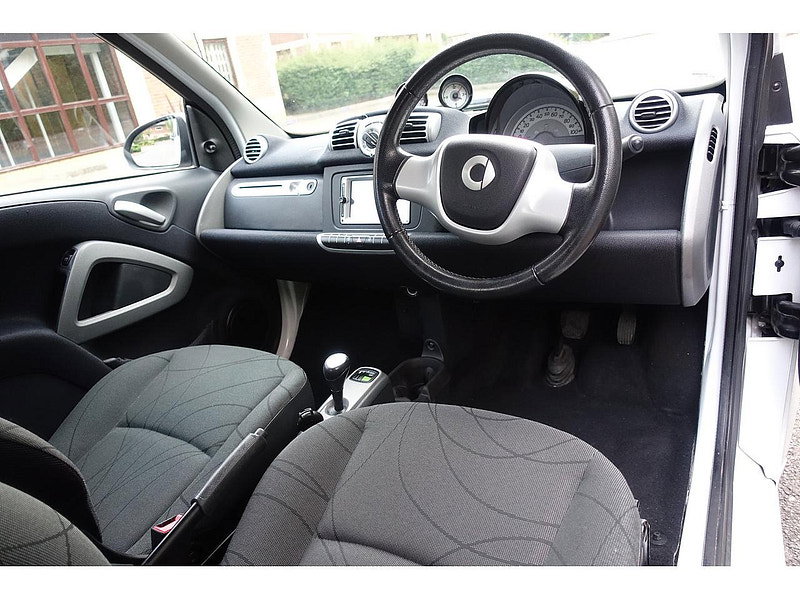 Smart ForTwo 1.0 MHD Passion Coupe 2dr Petrol SoftTouch Euro 5 (s/s) (71 bhp) 2dr Automatic 2026