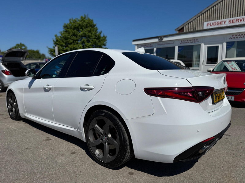 Alfa Romeo Giulia 2.2 TD Speciale Auto Euro 6 (s/s) 4dr 4dr Automatic 2026