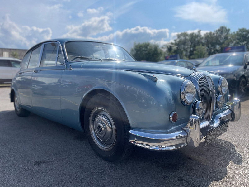Daimler V8-250  4dr Automatic 2026