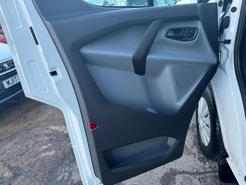 Ford Transit Custom 2.2 TDCi 290 L2 H1 5dr 5dr Manual 2026