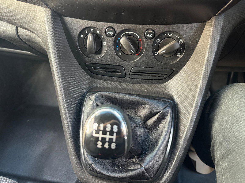 Ford Transit Connect 1.6 TDCi 240 L2 H1 4dr 4dr Manual 2026