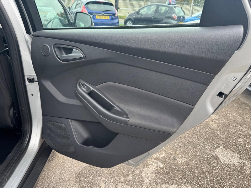 Ford Focus 1.6 TDCi Titanium Euro 5 (s/s) 5dr 5dr Manual 2026