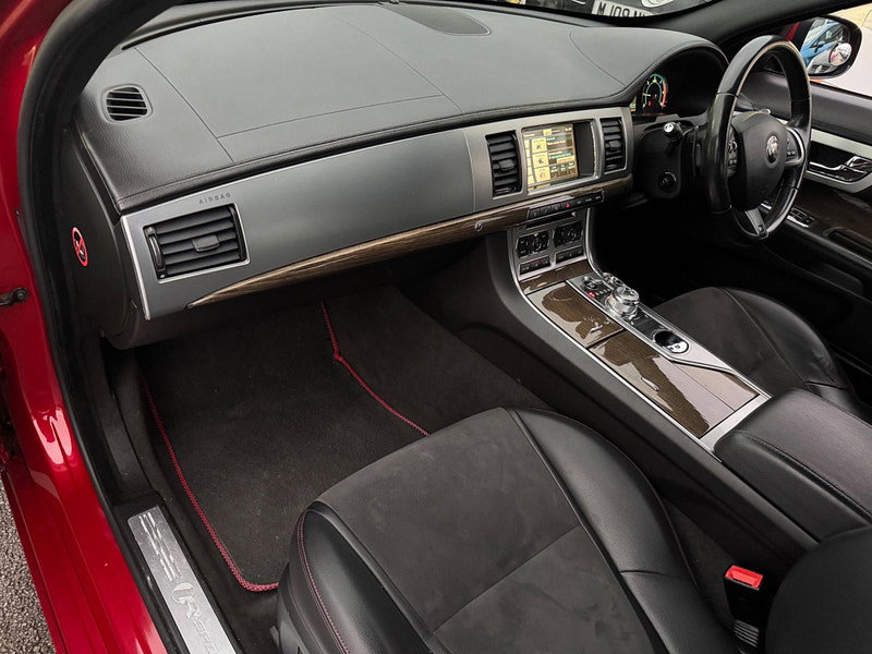 Jaguar XF 2.2d R-Sport Auto Euro 5 (s/s) 4dr 4dr Automatic 2026