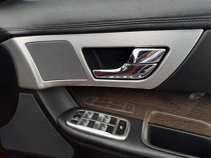 Jaguar XF 2.2d R-Sport Auto Euro 5 (s/s) 4dr 4dr Automatic 2026