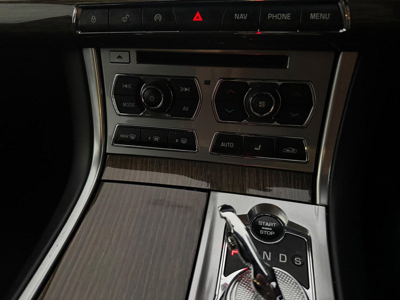 Jaguar XF 2.2d R-Sport Auto Euro 5 (s/s) 4dr 4dr Automatic 2026