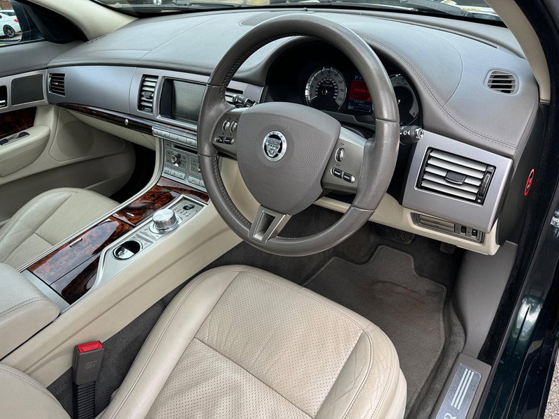 Jaguar XF 3.0d V6 Premium Luxury Auto Euro 5 4dr 4dr Automatic 2026