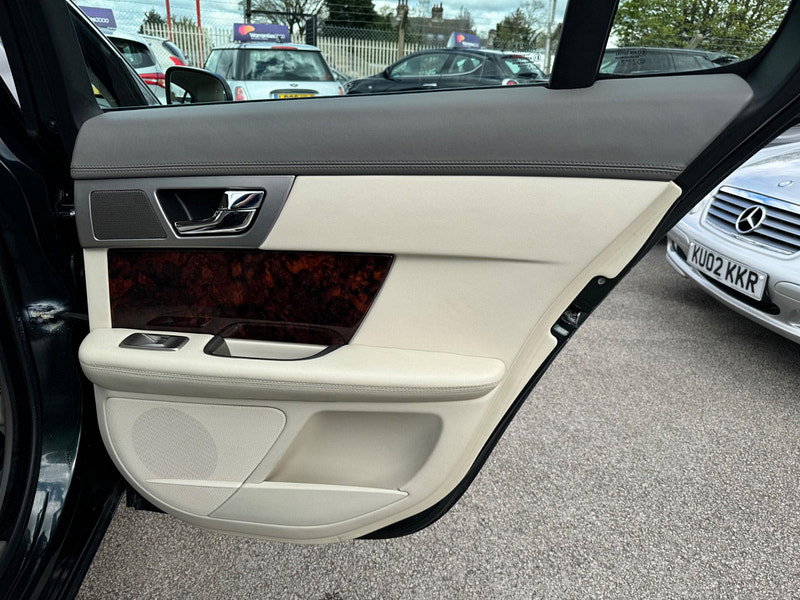 Jaguar XF 3.0d V6 Premium Luxury Auto Euro 5 4dr 4dr Automatic 2026