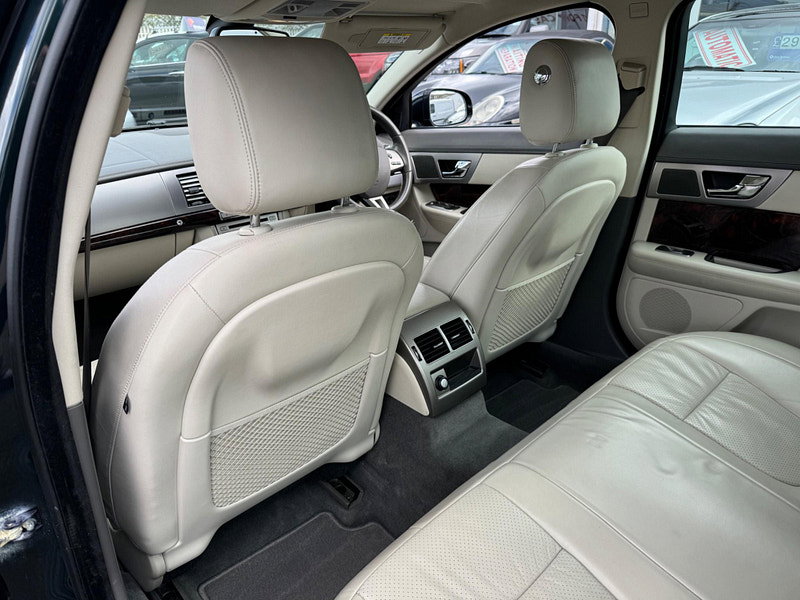 Jaguar XF 3.0d V6 Premium Luxury Auto Euro 5 4dr 4dr Automatic 2026
