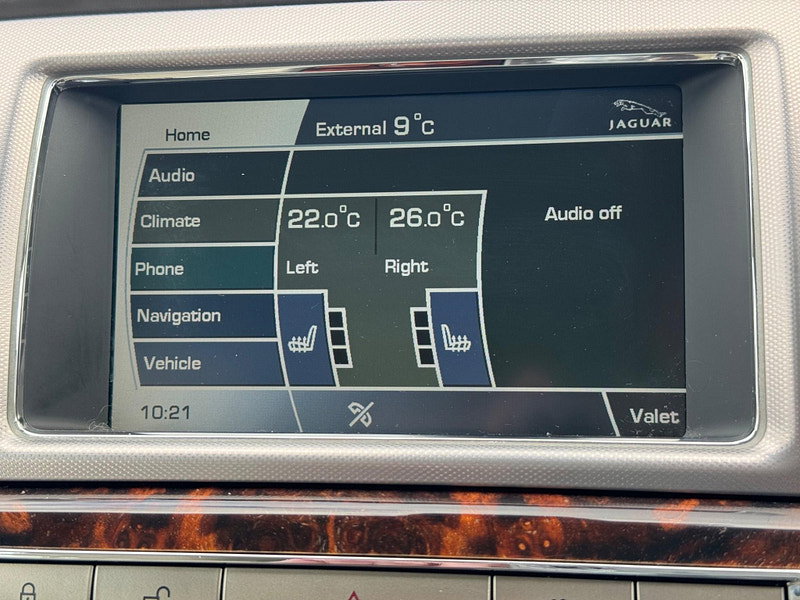 Jaguar XF 3.0d V6 Premium Luxury Auto Euro 5 4dr 4dr Automatic 2026