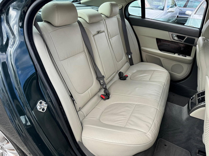 Jaguar XF 3.0d V6 Premium Luxury Auto Euro 5 4dr 4dr Automatic 2026
