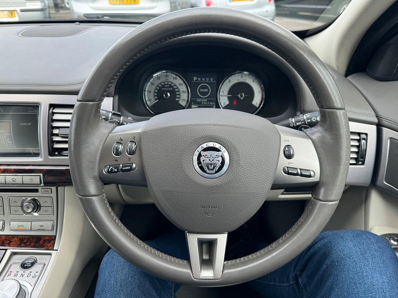 Jaguar XF 3.0d V6 Premium Luxury Auto Euro 5 4dr 4dr Automatic 2026