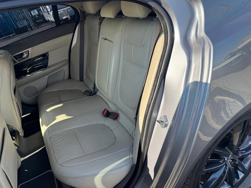 Jaguar XF 3.0d S V6 Portfolio Auto Euro 5 4dr 4dr Automatic 2026
