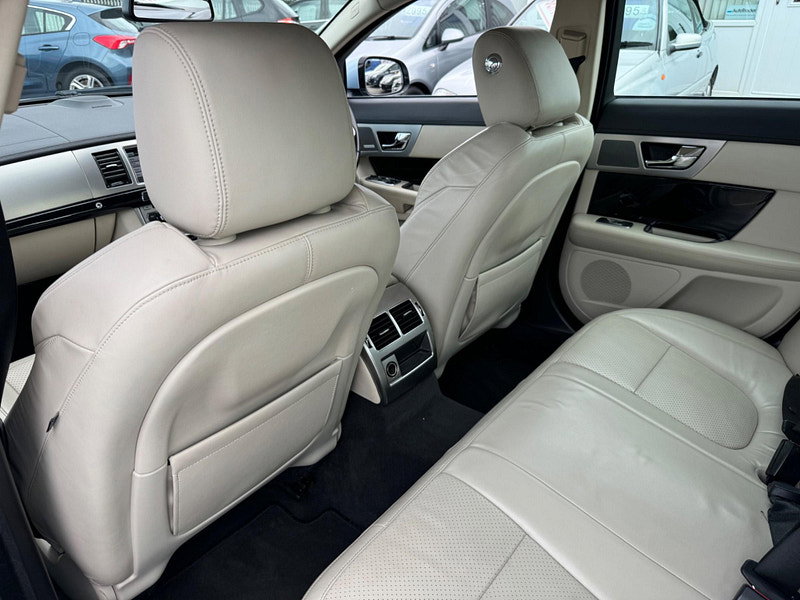 Jaguar XF 3.0d S V6 Premium Luxury Auto Euro 5 4dr 4dr Automatic 2026