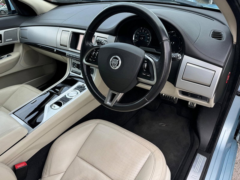 Jaguar XF 3.0d S V6 Premium Luxury Auto Euro 5 4dr 4dr Automatic 2026
