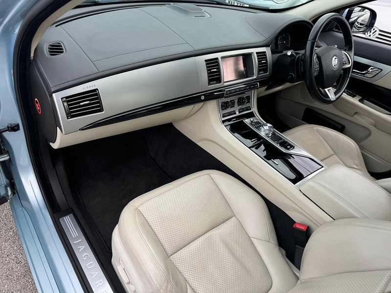Jaguar XF 3.0d S V6 Premium Luxury Auto Euro 5 4dr 4dr Automatic 2026