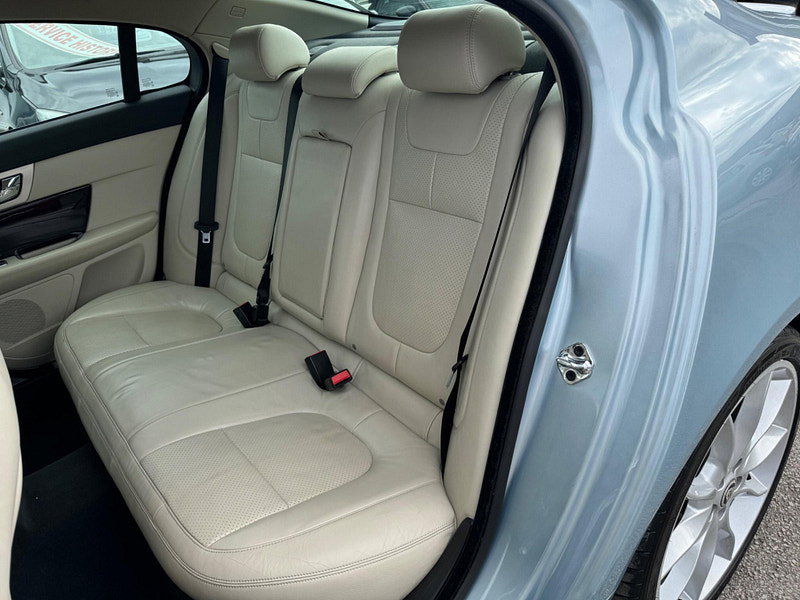 Jaguar XF 3.0d S V6 Premium Luxury Auto Euro 5 4dr 4dr Automatic 2026