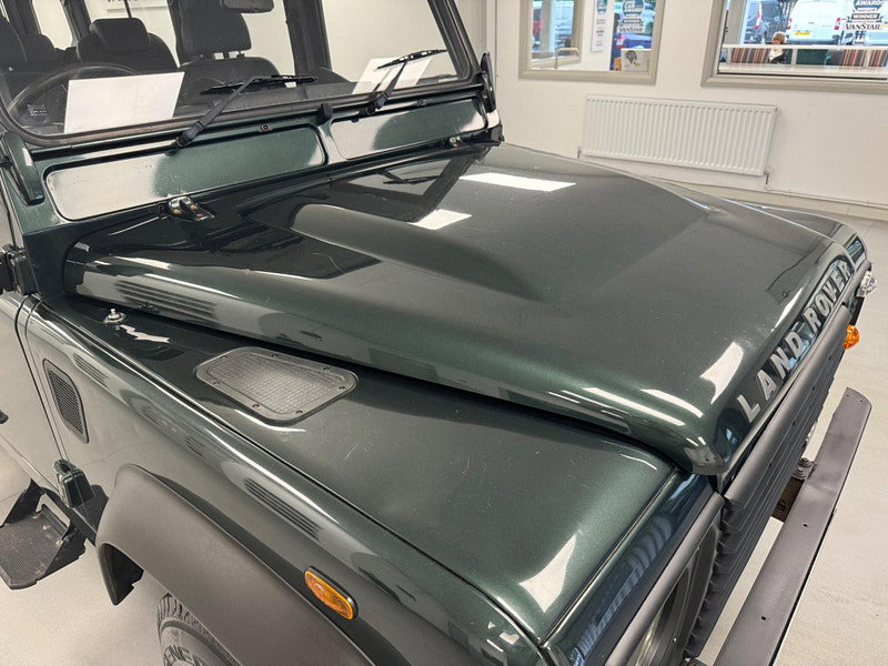 Land Rover DEFENDER 110 2.4 TDCi 4WD MWB Euro 4 5dr 5dr Manual 2026