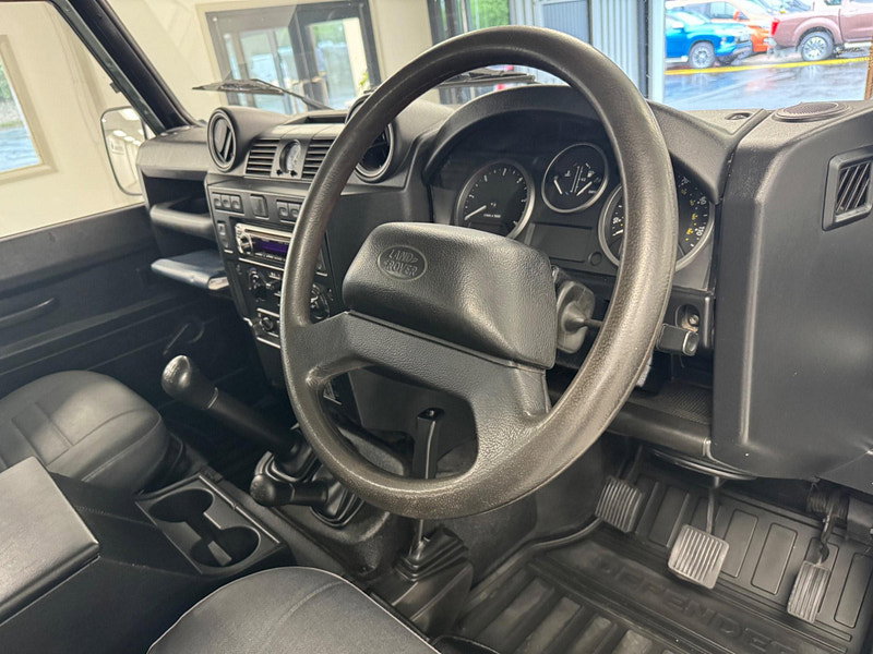 Land Rover DEFENDER 110 2.4 TDCi 4WD MWB Euro 4 5dr 5dr Manual 2026