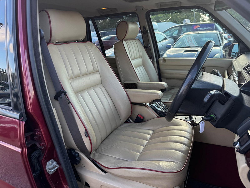 Land Rover Range Rover 2.5 TD Bordeaux 5dr 5dr Automatic 2026