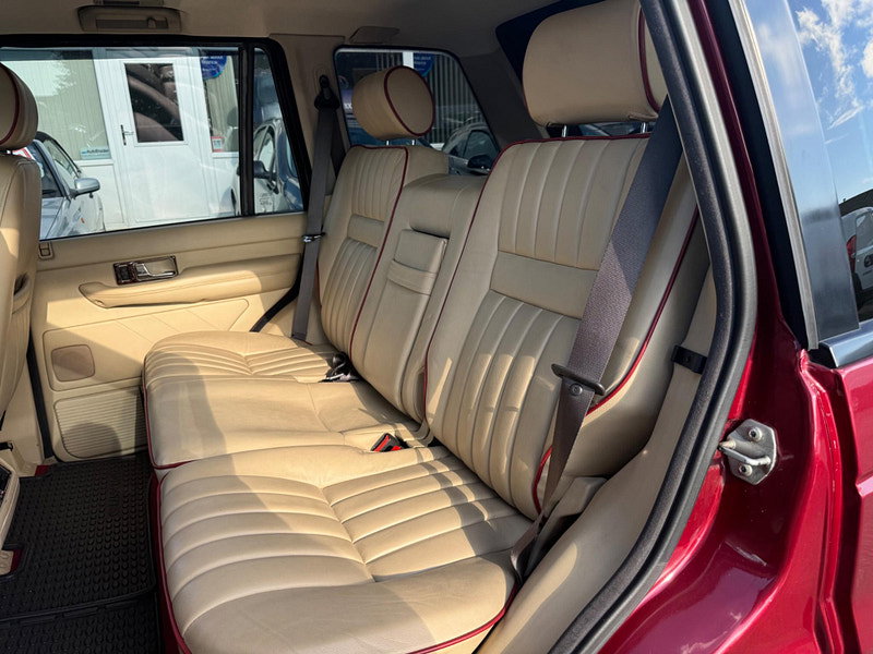 Land Rover Range Rover 2.5 TD Bordeaux 5dr 5dr Automatic 2026